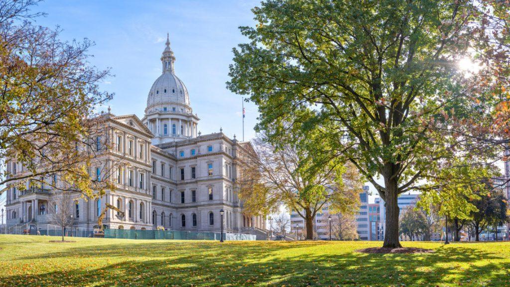 Placeholder image of the state capitol building for Legislators of the Year award